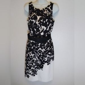 White House Black Market Women's Sleeveless Black & White Floral Sheath Dress